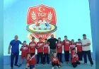 Yunusemre Belediyespor Minik Güreşçileri Türkiye Şampiyonası'nda 11 Madalya Kazandı