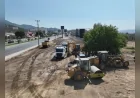 Edremit Belediyesi E-87 Karayolu’nda Trafiği Rahatlatacak 1,5 Kilometrelik Yan Yol Çalışmasını Sürdürüyor