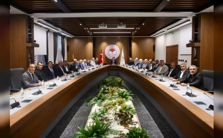 Malatya’nın Tarım ve Sulama Yatırımları Bakanlıkta Görüşüldü  AK Parti Malatya Milletvekili Abdurrahman Babacan, Malatya milletvekilleri ve Malatya Muhtarlar Derneği ile birlikte Tarım ve Orman Bakanı İbrahim Yumaklı’yı ziyaret ettiklerini açıkladı.