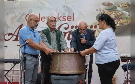 BORNOVA BELEDİYE BAŞKANI ÖMER EŞKİ: “BEDELİ NE OLURSA OLSUN DOĞRUDAN VE MAZLUMDAN YANA OLMAYI SÜRDÜRECEĞİZ”