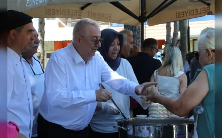 Edremit Belediye Başkanı Mehmet Ertaş: “Aşure geleneğini yaşatmaya devam ediyoruz”