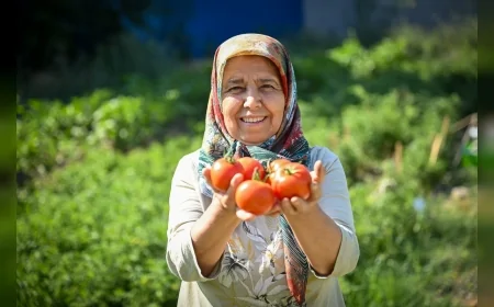Bornova Belediye Başkanı Ömer Eşki: “Bornova’da Bostanı Olmayan Mahalle Bırakmayacağız”
