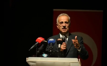 Ulaştırma ve Altyapı Bakanı Abdulkadir Uraloğlu: “Velimeşe’de köprülü kavşak projesini üstlendik”