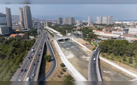 İzmir Büyükşehir Belediyesi Meles ve Arap Deresi'ndeki kapsamlı temizlik çalışmalarını tamamladı