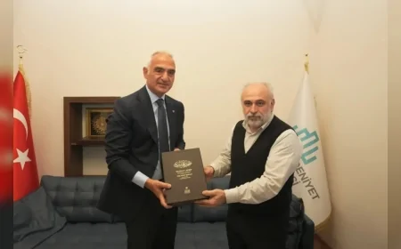 Kültür ve Turizm Bakanı Mehmet Nuri Ersoy: “Kültür politikalarımızın güçlü bir tarih ve düşünce perspektifiyle şekillenmesine katkı sunacak her değerlendirmeyi son derece kıymetli görüyoruz”