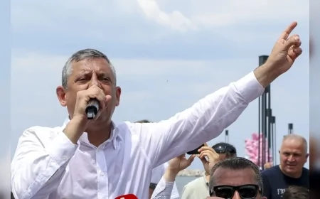 CHP Genel Başkanı Özgür Özel: “Siyasette marifet gemiyi limana çekmek değil; gemiyi menzile ulaştırmak, hedefe ulaştırmak, iktidara götürmektir”