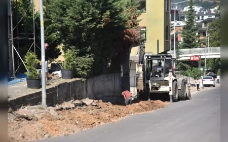 Başiskele Belediye Başkanı M. Yasin Özlü: “Komşularımızın güvenle yürüdüğü Cumhuriyet Caddemizi daha modern, daha konforlu ve daha estetik bir görünüme kavuşturuyoruz”