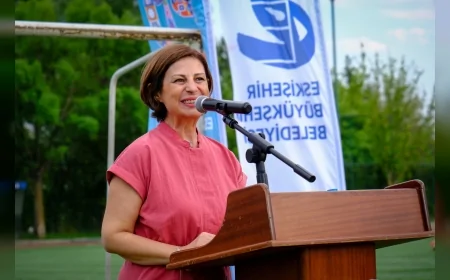Eskişehir Büyükşehir Belediye Başkanı Ayşe Ünlüce: “Çocuklarımızın yaz tatilini sporla değerlendirmesini önemsiyoruz”