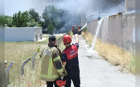 Bornova Çiçekli’de Çıkan Ot Yangını Hızlı Müdahaleyle Kontrol Altına Alındı