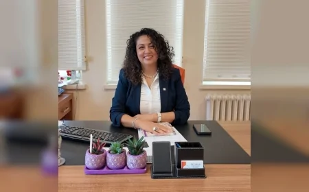 Ege Üniversitesi Çocuk Gelişim Uzmanı Burcu Karakaş: “Yaz tatilinde çocukların ekran başında ne yaptığı en az ekran süresi kadar önemlidir”