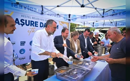 Bursa Büyükşehir Belediyesi Kestel’de 11 Bin Kişiye Muharrem Ayı Dolayısıyla Aşure İkramında Bulundu