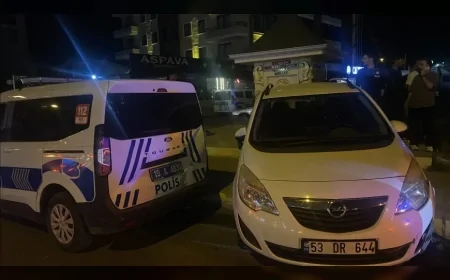 Çorum'da Zincirleme Kaza Polis Ekip Aracına Kadar Ulaştı 2'si Polis 4 Kişi Yaralandı