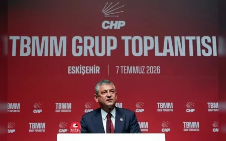 CHP Lider Özgür Özel: “Gençlerin umudu, annelerin duasıyla her şehirde büyüyerek yürüyoruz; bu yürüyüş yok sayılan, hor görülen, ezilmek istenen bir milletin yürüyüşüdür”