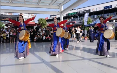 Bursa Büyükşehir Belediyesi 38. Uluslararası Altın Karagöz Halk Dansları Yarışması ile kenti uluslararası açık hava sahnesine dönüştürdü