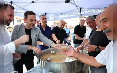 Başiskele Belediye Başkanı M. Yasin Özlü: “Aşuremizi paylaşırken gönüllerimizi de birleştirdik”
