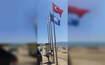 Seferihisar 2026 sezonunda 10 plajıyla Mavi Bayrak unvanını korudu