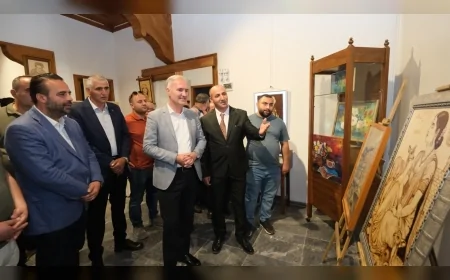 İnegöl Belediyesi Kent Müzesi’nde Yüksel Kılıçoğlu’nun 97 eserden oluşan kişisel resim sergisi sanatseverlerle buluştu