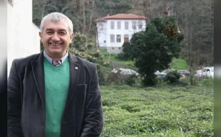 CHP'li Fındıklı Belediye Başkanı Ercüment Şahin Çervatoğlu: “Halka ait olanı yeniden halkın kullanımına sunmaktır”