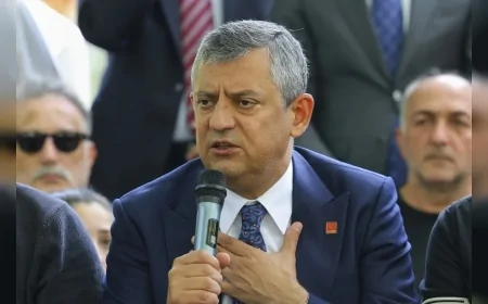 CHP Lideri Özgür Özel: “Şehit aileleri ve gaziler için kanun tekliflerimizi bu hafta yeniden Meclis’e ileteceğiz”