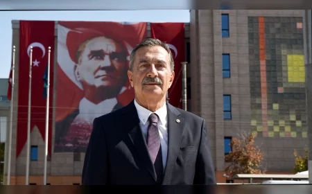 Tepebaşı Belediye Başkanı Dt. Ahmet Ataç: “Demokrasi, millet iradesinin ve ortak geleceğimizin teminatıdır”