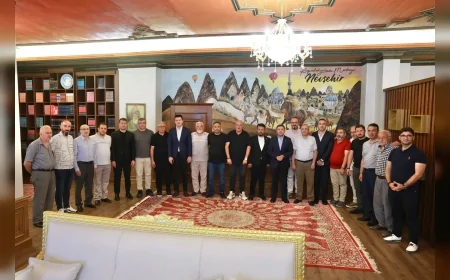 Nevşehir Belediye Başkanı Rasim Arı, kamu kurumları, sivil toplum kuruluşları ve vatandaşları makamında ağırladı