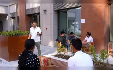 ÇEVRE, ŞEHİRCİLİK VE İKLİM DEĞİŞİKLİĞİ BAKANI MURAT KURUM: “MALATYA’NIN KALBİ BAKIRCILAR ÇARŞIMIZDA ESNAFIMIZ KEPENKLERİNİ AÇIYOR”