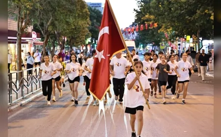 Manisa’da 15 Temmuz Sancak Koşusu Ay Yıldızlı Sancağın Elden Ele Taşınmasıyla Tamamlandı!