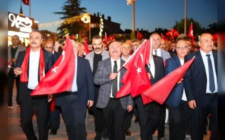 Çorum'da 15 Temmuz Demokrasi Yürüyüşü Binlerce Vatandaşın Katılımıyla Gerçekleştirildi