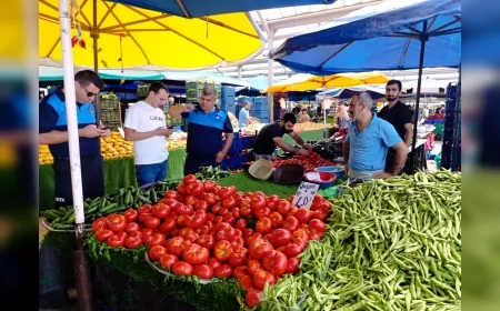 Yalova Belediyesi, Nedret Ayaz Kapalı Pazar Yeri’nde sebze ve meyvelere yönelik künye denetimi gerçekleştirdi