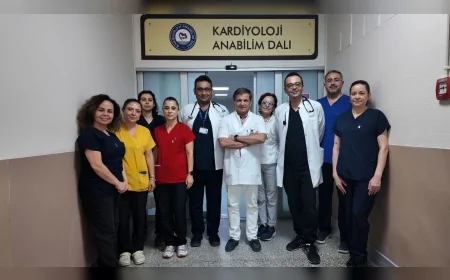 Ege Üniversitesi Tıp Fakültesi Kardiyoloji Anabilim Dalı Başkanı Prof. Dr. Mehdi Zoghi: “Dünyada üçüncü kez uygulanan bu vakayı başarıyla tamamladık”
