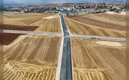 Eskişehir Büyükşehir Belediye Başkanı Ayşe Ünlüce: “Kartopu Caddesi’ni Yaşar Kemal Bulvarı’na bağlayarak ulaşımı daha hızlı ve güvenli hale getirdik”