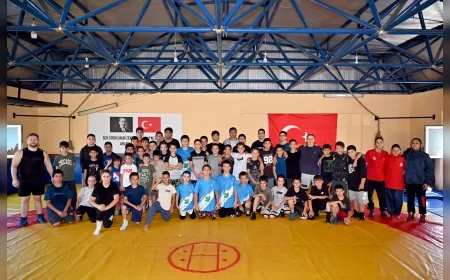 Yalova Belediyesi Spor Kulübü altyapısında yetişen genç güreşçiler milli forma hedefiyle çalışmalarını sürdürüyor!
