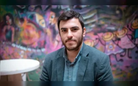 İzmir Gazeteciler Cemiyeti 2026 Hasan Tahsin Ödülleri'nde İsmail Arı "Yılın Gazetecisi", Pınar Türenç "Gazetecilik Onur Ödülü"ne layık görüldü