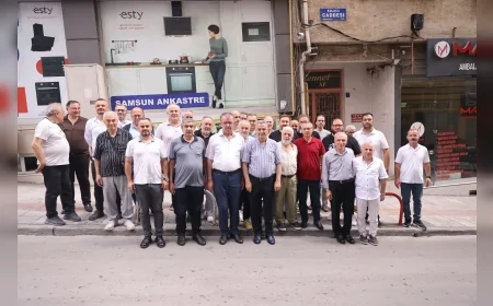 İlkadım Belediye Başkanı İhsan Kurnaz esnaf ziyaretinde talepleri dinledi çözüm odaklı hizmet vurgusu yaptı