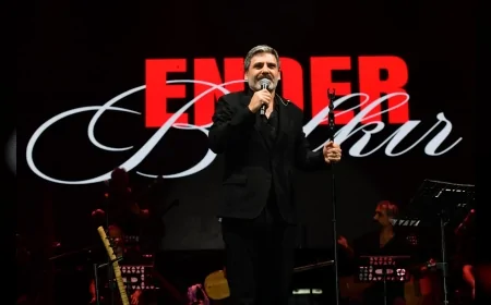 Malatya Ender Balkır konseri 28. Malatya Kayısı Festivali'nde türkü dolu geceye sahne oldu