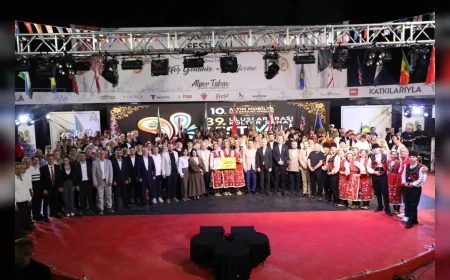 İnegöl Belediyesi’nin 10. Altın Mobilya Halk Dansları Yarışması’nda Bulgaristan birincilik ödülünü kazandı