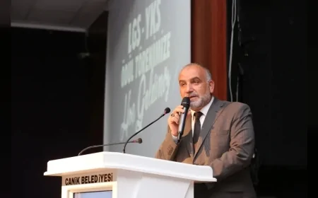 Canik Belediye Başkanı İbrahim Sandıkçı: “Bu sene de gençlerimizi hediyelerle buluşturuyoruz”