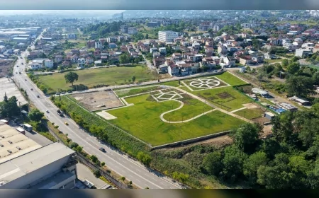 Başiskele'de 180 Farklı Gül Çeşidinin Yer Alacağı Gül Bahçesi Projesinde Peyzaj Çalışmaları Sürüyor