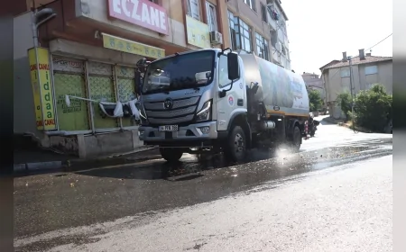 Maltepe Belediyesi Gülensu Mahallesi'nde kapsamlı temizlik çalışmalarıyla çevre düzenini güçlendirdi