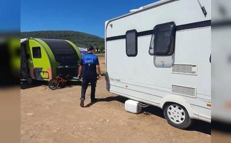 Balıkesir UKOME, Ayvalık'ta karavanların yol kenarına park edilmesini yasakladı