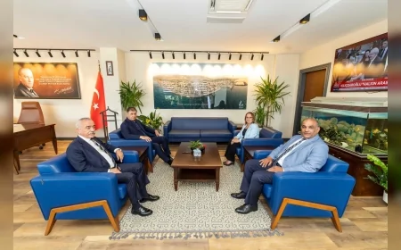 İzmir Büyükşehir Belediye Başkanı Dr. Cemil Tugay: “Talep ve önerileri ortak akıl anlayışıyla değerlendiriyoruz”