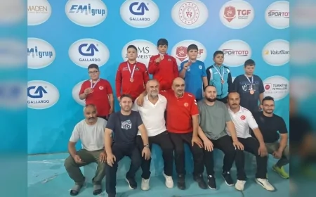 Düzce Belediyesi Spor Akademisi Minikler Türkiye Güreş Şampiyonası'nda 1 Altın ve 3 Bronz Madalya Kazandı