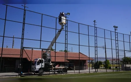 Tepebaşı Belediyesi park ve spor alanlarında güvenliği artırmak için LED aydınlatma sistemlerini yeniliyor