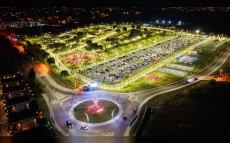 Başiskele Belediyesi Millet Bahçesi yaz akşamlarında yoğun ilgi görüyor, vatandaşlar doğayla iç içe vakit geçiriyor