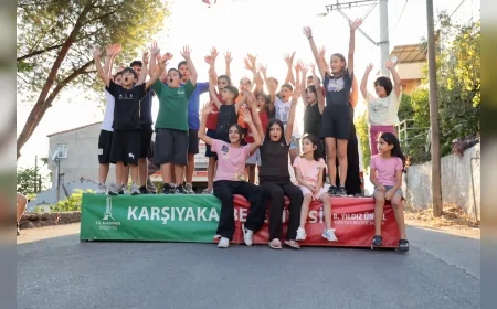 Karşıyaka Belediye Başkanı Yıldız Ünsal: “Yaz boyunca bu coşkuyu Karşıyaka'nın dört bir yanına taşımaya devam edeceğiz”