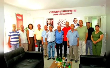 CHP Çeşme'nin eski ilçe başkanları ve parti yöneticileri üyeliklerinden istifa ederek Yeni Parti'ye katılacaklarını açıkladı