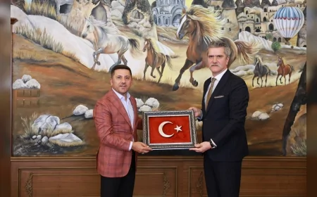 Nevşehir Belediye Başkanı Rasim Arı, Cumhuriyet Başsavcısı Âdem Çalış’ı iade-i ziyarette ağırladı