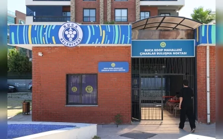 Buca Belediye Başkan Vekili Hüseyin Benzer: “Kentin çınarlarının yaşamın içinde aktif ve mutlu olmalarını önemsiyoruz”