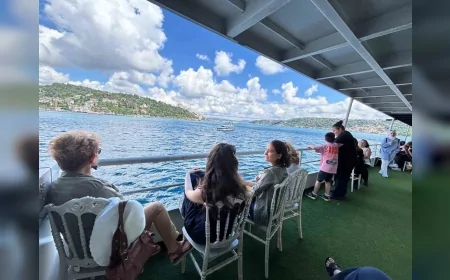 Maltepeli Kadınlar İstanbul Büyükşehir Belediyesi’nin Boğaz Gezisiyle İstanbul’un Tarihi Mirasını Denizden Keşfetti