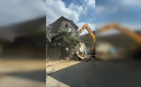 Burdur Belediyesi Yıkılma Tehlikesi Bulunan Yapıyı Güvenlik Önlemleri Altında Kontrollü Şekilde Kaldırdı
